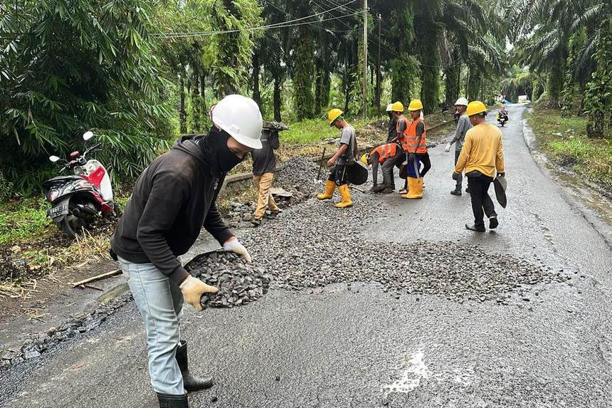 Perbaikan dan pemeliharaan jalan