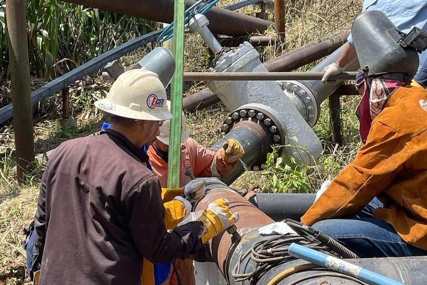 Tim welding di area operasi